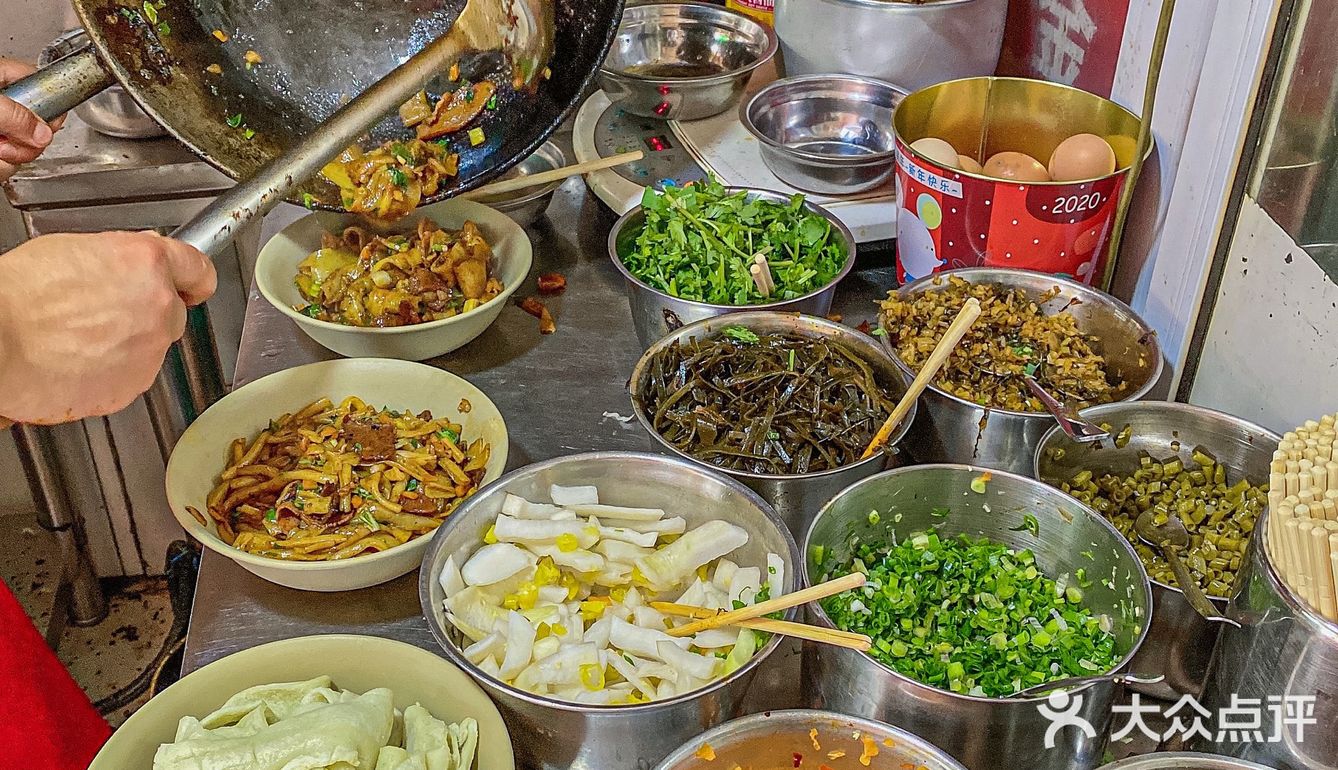 三狗/双黄牛肉炒豆丝⁉️哪一家更好吃..❓