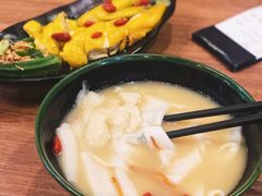 印尼花膠湯班蘭雞粉皮-班兰叶印尼美食