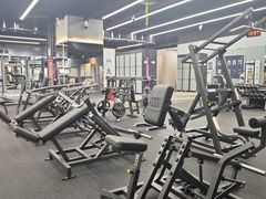-VLines耀能运动24小时·月付制健身(京广桥店)