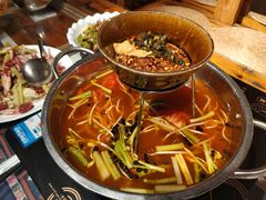 酸汤牛肉锅-侯家庄阿才有品私房菜馆