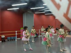 -舞霖精灵国际舞蹈教育中心(华创生活广场店)