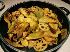 干锅牛蛙-蛙蛙叫干锅年代(簋街总店)