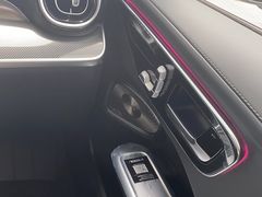 -上海星瀚奔驰4S店(红柳路店)