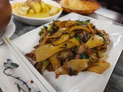 -蔼若春.传承三十年云南菜(金碧公园店)