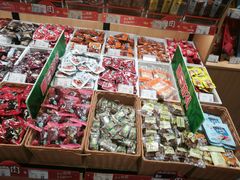 零售区-来伊份(燕山路二店)