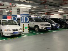 -奉贤宝龙城市广场·停车场