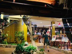 -卷心菜和避孕套餐厅(Pattaya)