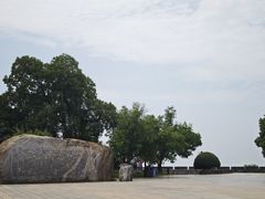 -巴陵广场