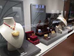 -周大福 CHOW TAI FOOK(新世界百货崇文店)