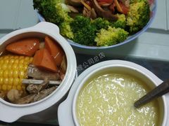 -臻爱住家月嫂育儿嫂(万达店)