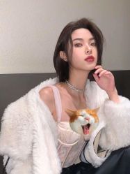 -AYO SALON