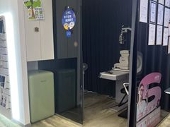 -三目眼镜·蔡司视觉合作店(青浦宝龙店)