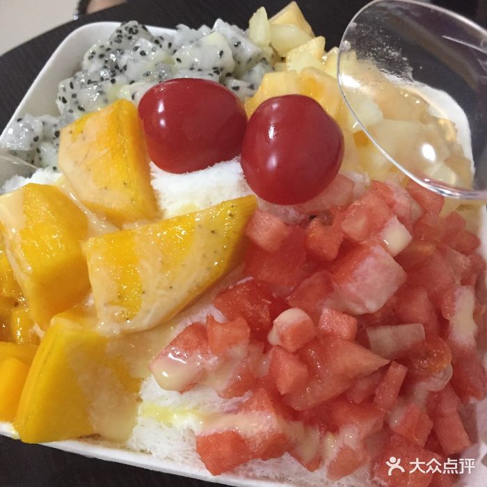 彩虹酸奶绵绵冰