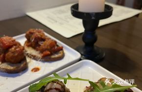 Blueberry Sauce Pan-Seared Thick Goose Liver