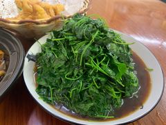 -胡子饮食店
