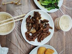 -蓝精灵饺子店