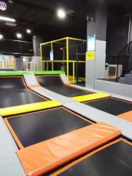 -蹦贝运动中心·蹦床·攀岩·闯关(龙岗店)