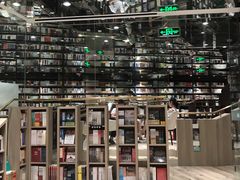 -钟书阁(群光广场店)