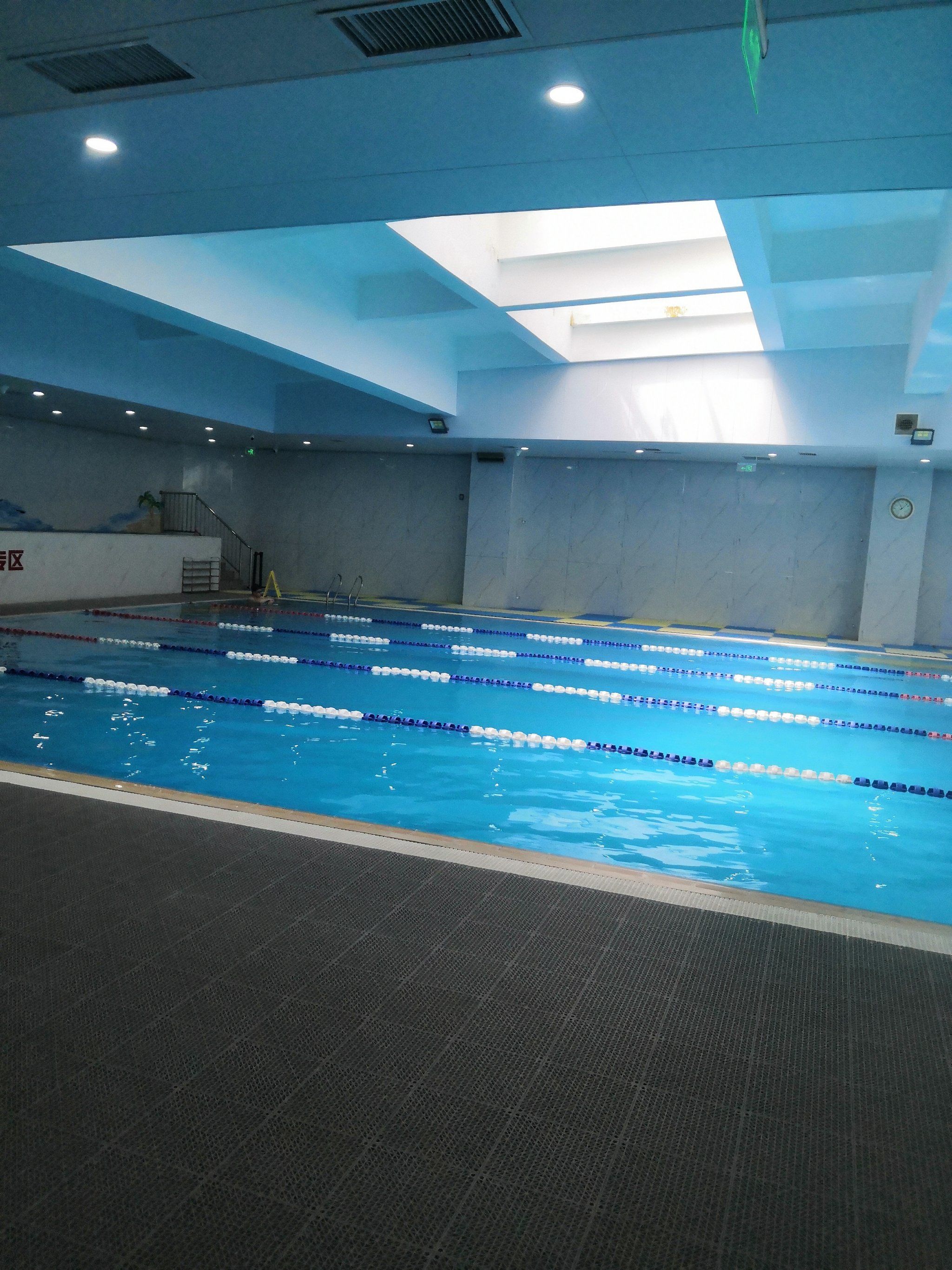 很好的游泳健身场地