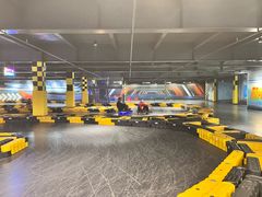 -极限PLAY运动娱乐新世界·团建派对潮玩休闲馆·室内蹦极高空游乐园