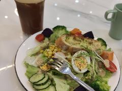 -丽莎沙拉轻食餐厅(国贸店)