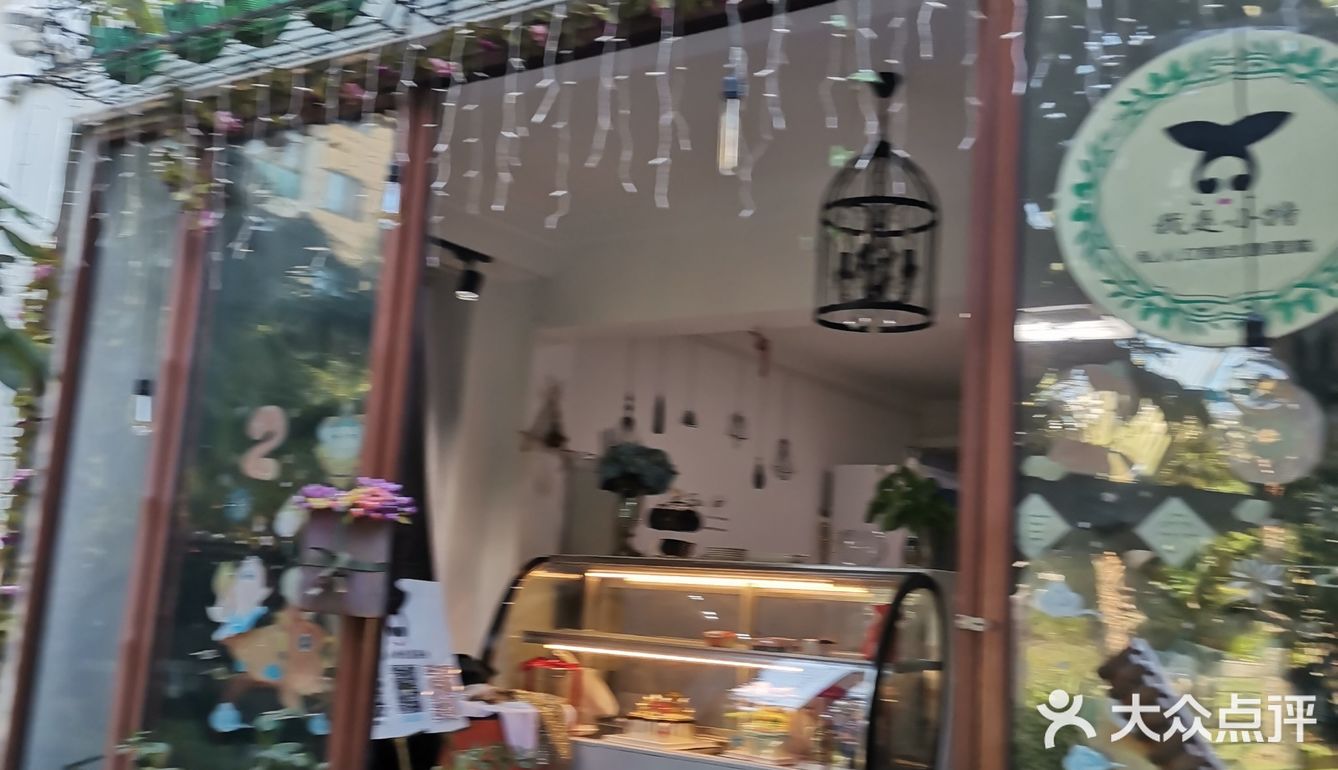 店里的东西都卖的差不多了，她家生意很好