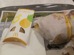 随心配双层吉士汉堡+菠萝派-麦当劳(昆山北门路店)