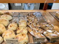 白巧西梅恰巴塔-慢熟面包店bud bread(孩儿巷店)