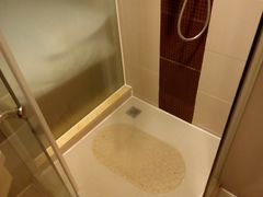 特惠大床房-莫泰酒店(上海虹桥北新泾地铁站天山路店)