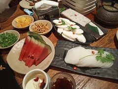-老牌坊云南鱼豆花火锅(爱建店)