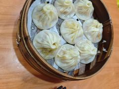 -莱莱小笼·乔艾