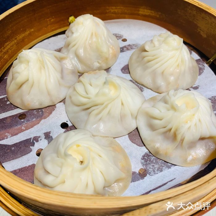 穿蒸引鲜·嗲记(正大广场店)蟹粉小笼包图片