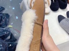 -UGG(燕莎奥特莱斯购物中心店)