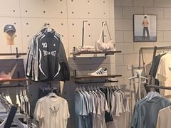 -adidas(滔搏朝阳大悦城店)