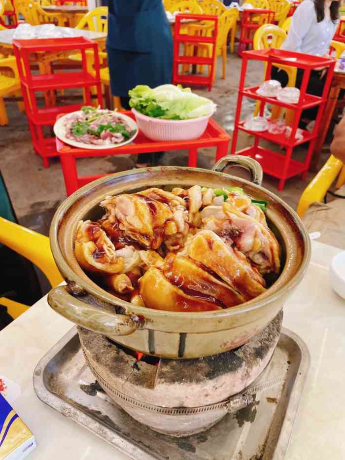 天桥底鸡煲-"我前两天去吃过天桥底的鸡煲和鹅煲,味道一.