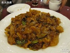 海参炒蹄筋-大眼锅贴水饺(河东店)
