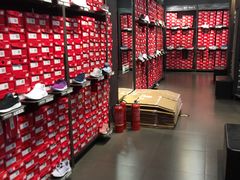 -New Balance(王府井奥莱·香江小镇店)