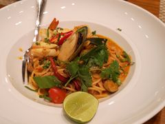 -Chom Cafe and Restaurant