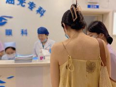 -上海大学附属上海和平眼科医院