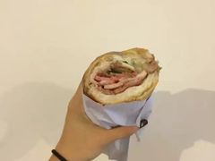-Bánh Mì Huynh Hoa