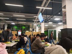 -同济大学本部学苑饮食广场