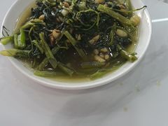 -丹水桥地锅鱼·翘嘴鲌·地方特色全鱼宴(丹江口大坝店)