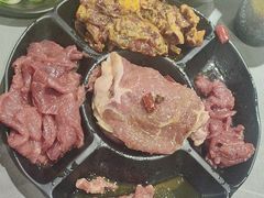 -啊美丽炭火烤肉(滑翔一店)