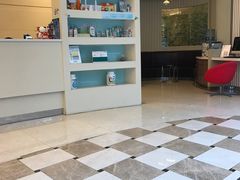 -瑞尔齿科(上海长风大悦城店)