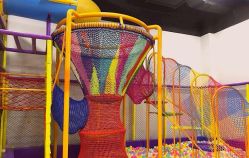 -蹦贝运动中心·蹦床·攀岩·闯关(龙岗店)