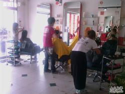 _员工正在工作中052-拉菲亚美发