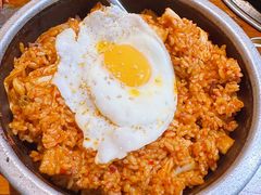 辣白菜炒饭-原始泥炉烤肉(总店)