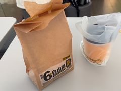 -麦当劳(上海虹桥站30B检票口楼上)