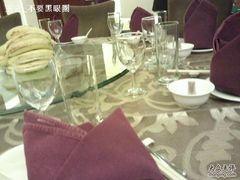 一桌餐具-上海古井假日酒店 · 徽昇楼中餐厅