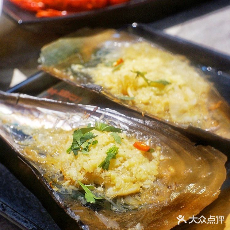 左手撸串右手龙虾！🦞明星打卡的新晋夜宵胜地